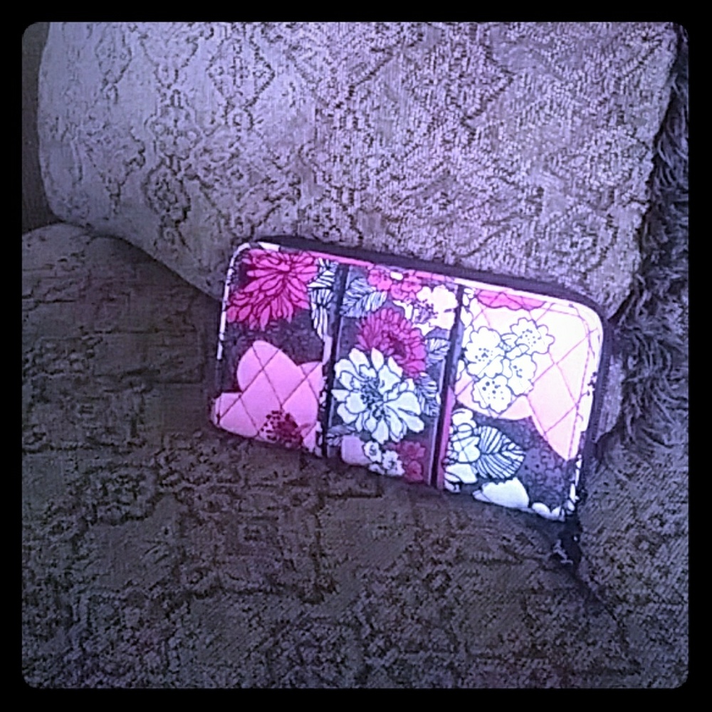 Vera Bradley wallet never worn